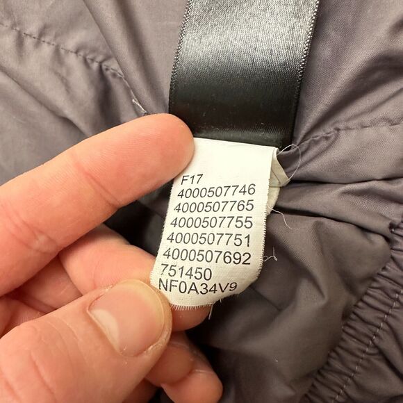 The North Face 550 Gotham 2.0 Down Puffer Jacket Girls Medium Purple Hoodie Fur - Picture 11 of 16